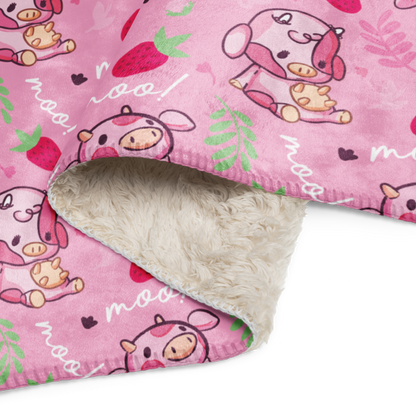 Strawberry MIlk Cow Sherpa blanket