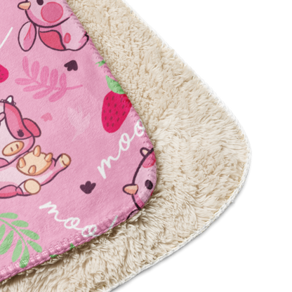 Strawberry MIlk Cow Sherpa blanket