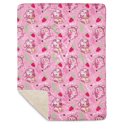 Strawberry MIlk Cow Sherpa blanket